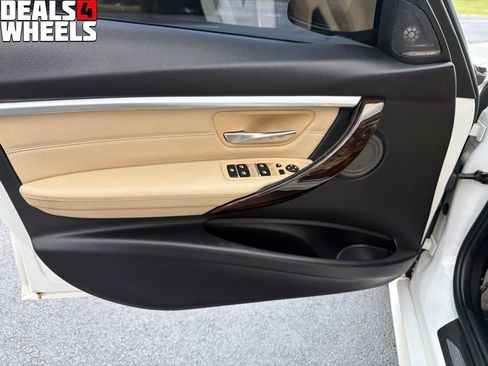 Used 2017 BMW 330i xDrive Sedan AWD/4WD image 10