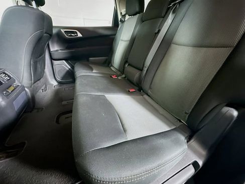 Used 2017 Nissan Pathfinder S image 23