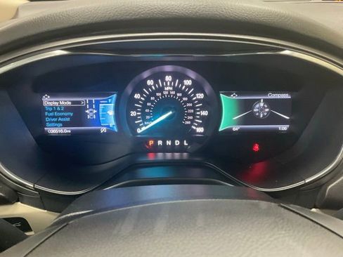 Used 2020 Ford Fusion SE image 9