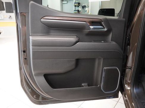 Used 2023 Chevrolet Silverado 1500 LT AWD/4WD image 21