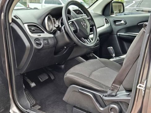 Used 2020 Dodge Journey SE image 13