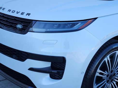 New 2026 Land Rover Range Rover Sport Dynamic SE image 9