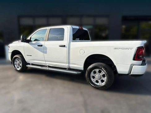 Used 2025 RAM 2500 Big Horn AWD/4WD image 3