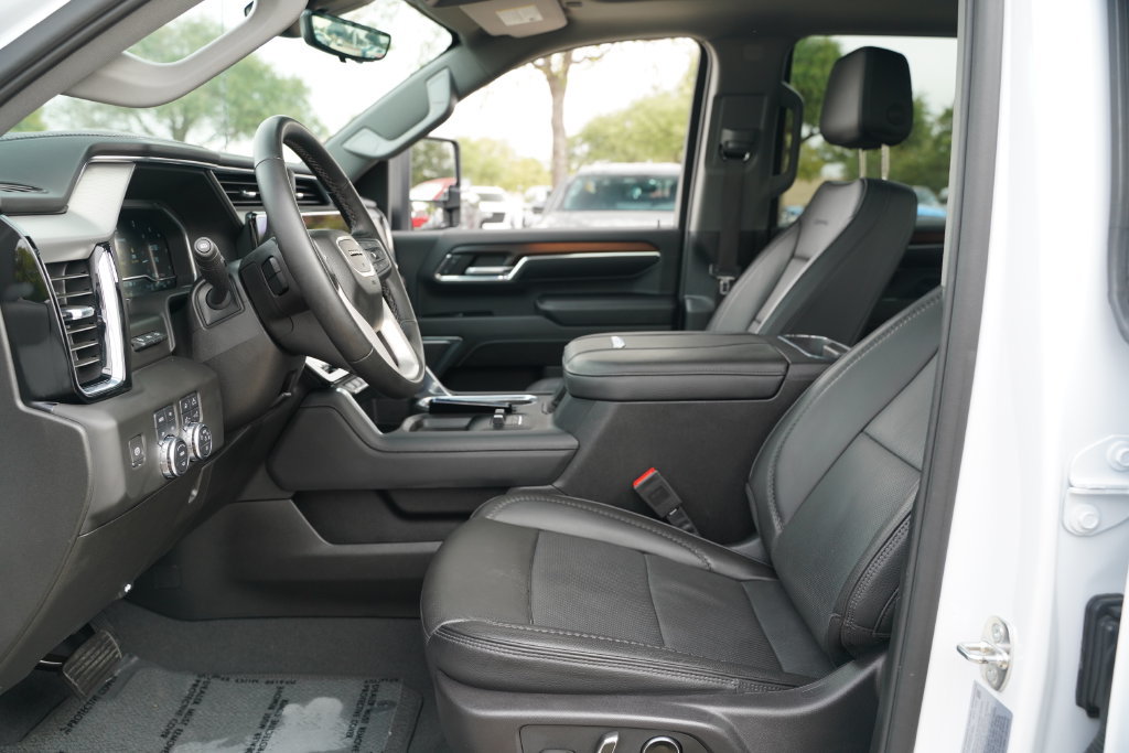 Used 2024 GMC Sierra 2500 Denali w/ Denali Reserve Package AWD/4WD image 8