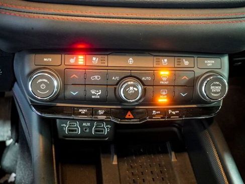 Used 2025 Dodge Durango R/T image 22