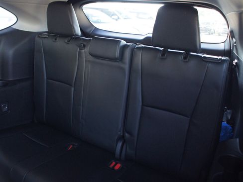 Used 2025 Toyota Highlander Limited image 10