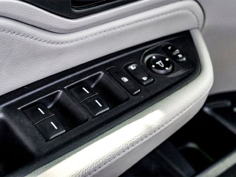 Used 2018 Honda Odyssey Touring image 11