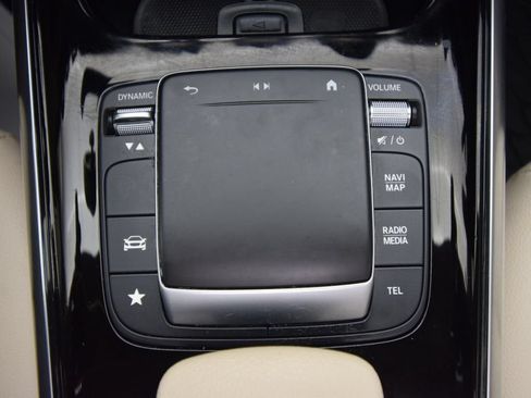 Used 2021 Mercedes-Benz GLA 250 4MATIC image 35