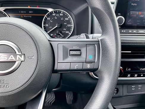 Used 2024 Nissan Rogue SV image 23