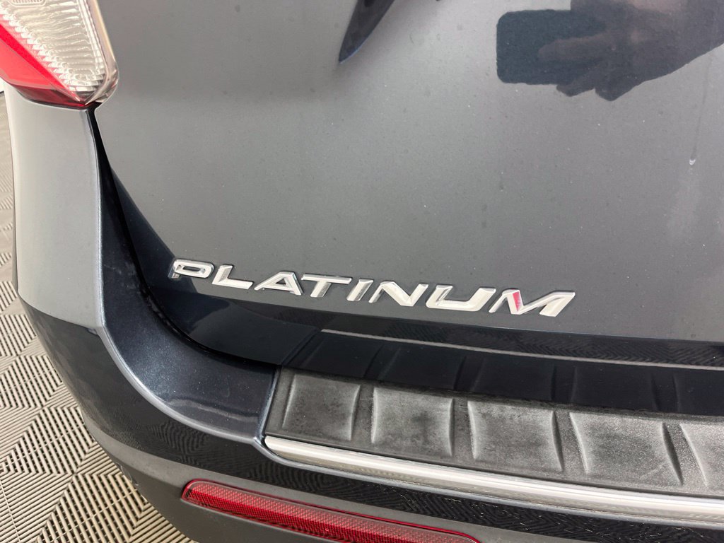 Used 2022 Ford Explorer Platinum w/ Equipment Group 601A AWD/4WD image 4