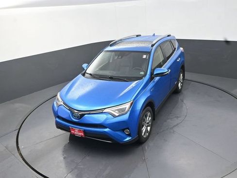Used 2018 Toyota RAV4 Limited AWD/4WD image 25