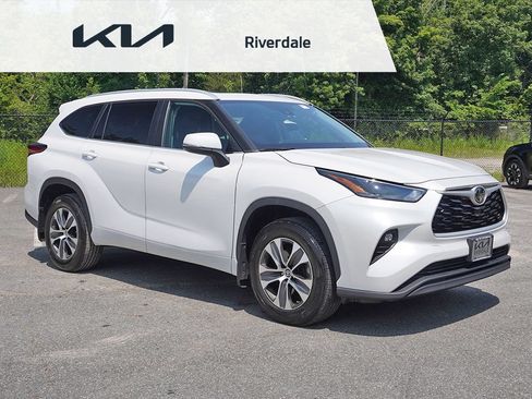 Used 2023 Toyota Highlander XLE AWD/4WD image 58
