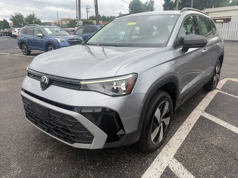 Used 2025 Volkswagen Taos S AWD/4WD image 3