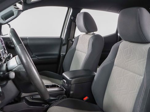 Used 2023 Toyota Tacoma TRD Off-Road image 25