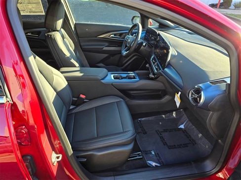 New 2026 Chevrolet Equinox EV LT image 11