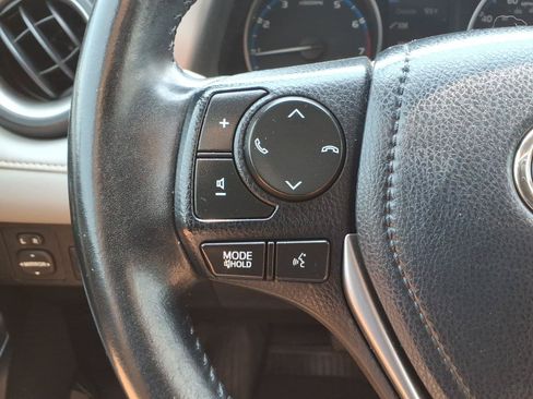 Used 2018 Toyota RAV4 XLE AWD/4WD image 12