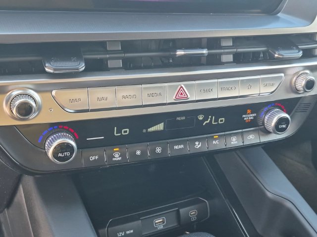 Used 2023 Kia Telluride LX FWD image 22