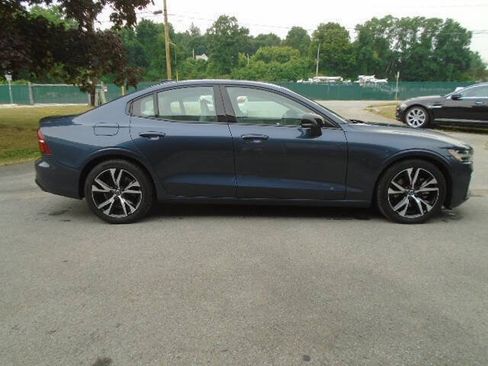 Used 2024 Volvo S60 B5 Plus w/ Climate Package AWD/4WD image 9