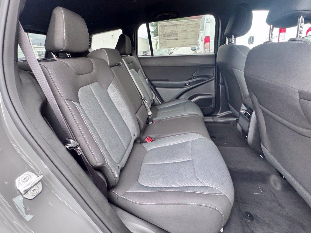New 2026 Jeep Cherokee Laredo AWD/4WD image 21