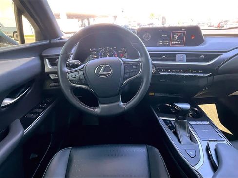 Used 2022 Lexus UX 200 w/ Accessory Package (Z1) FWD image 5