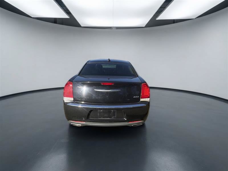 Used 2015 Chrysler 300 Limited w/ Driver Convenience Group RWD image 4