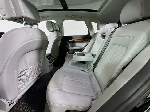 Used 2022 Audi Q5 2.0T Premium image 4