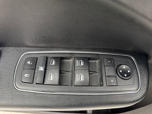 Used 2020 Dodge Charger SXT w/ Leather Interior Group image 15