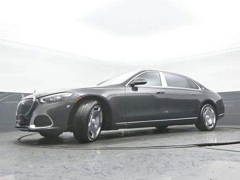 Used 2023 Mercedes-Benz Maybach S 680 Maybach S 680 w/ Manufaktur Leather Package image 32