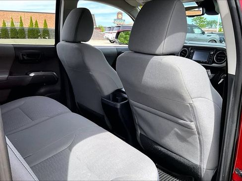 Used 2019 Toyota Tacoma SR5 AWD/4WD image 27