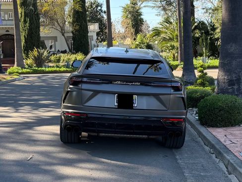 Used 2022 Lamborghini Urus AWD/4WD image 5