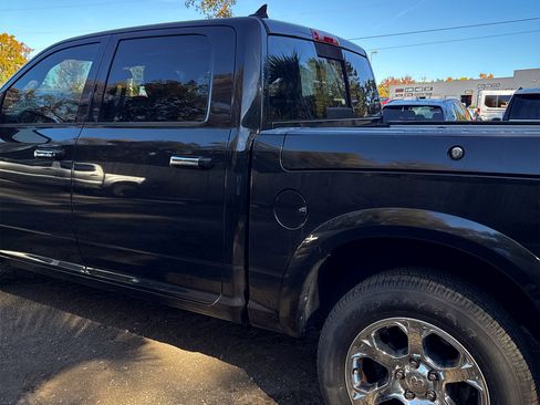Used 2018 RAM 1500 Laramie w/ Convenience Group image 7