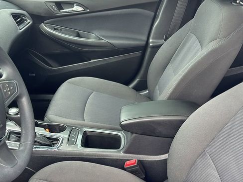 Used 2019 Chevrolet Cruze LT w/ Sun And Sound Package FWD image 23