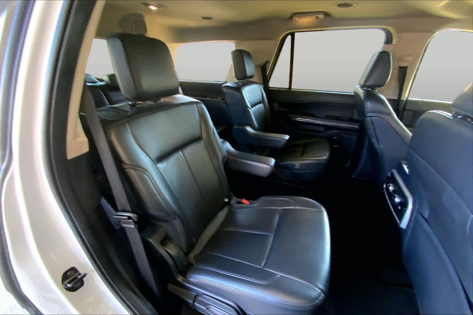 Used 2024 Ford Expedition XLT AWD/4WD image 19