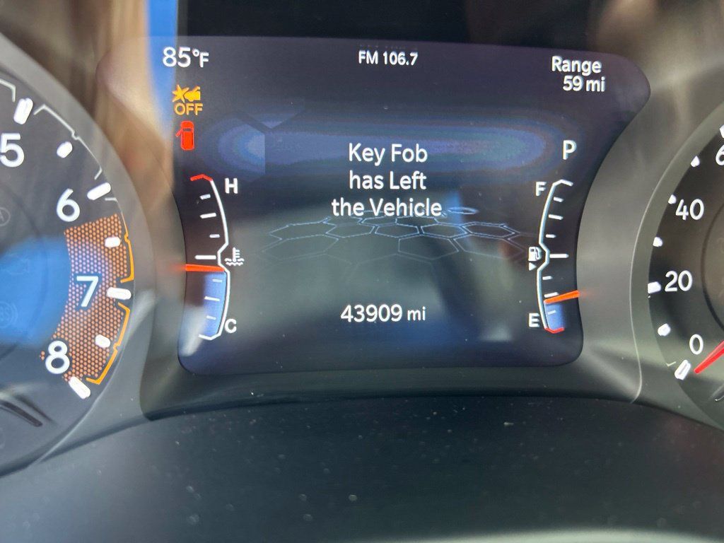 Used 2025 Jeep Compass Limited AWD/4WD image 46