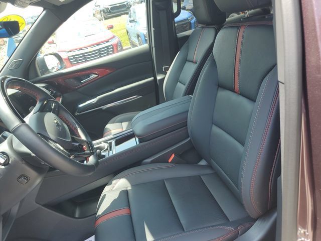 New 2026 Chevrolet Traverse RS w/ LPO, Floor Liner Package FWD image 17