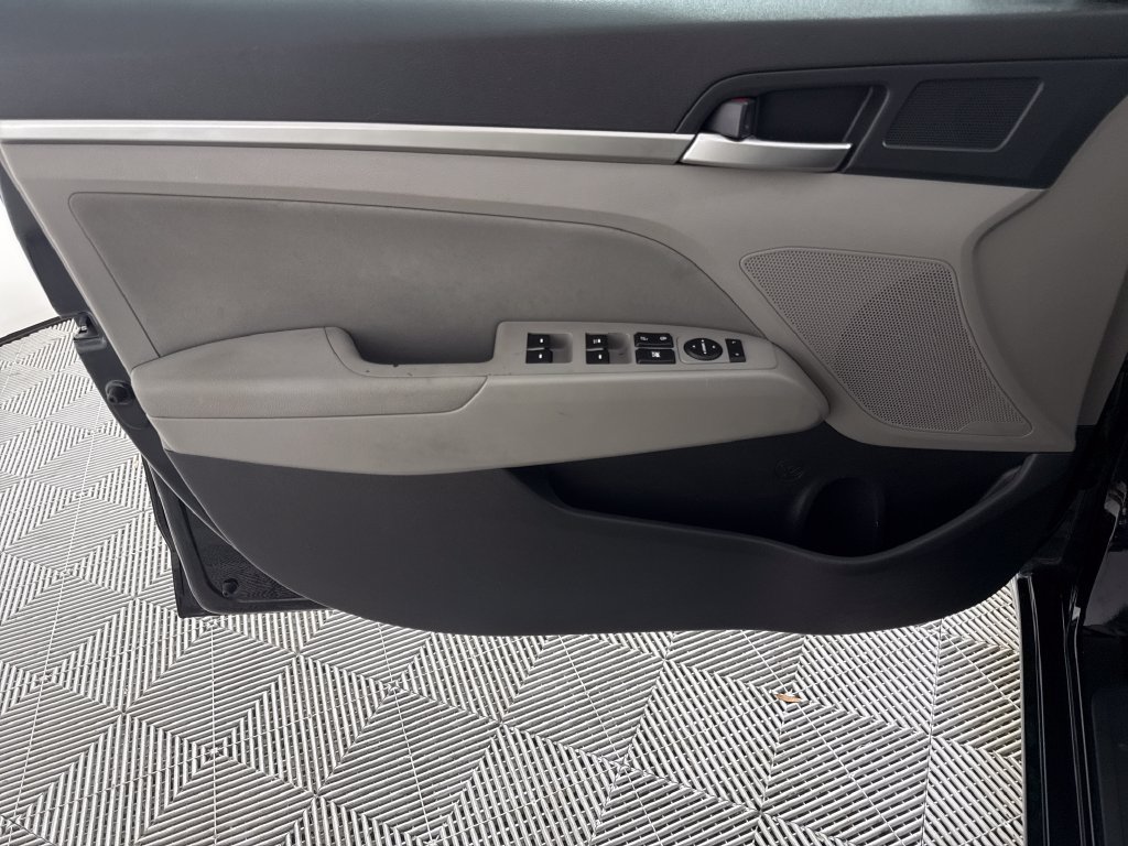 Used 2020 Hyundai Elantra SEL FWD image 9