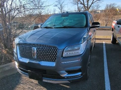 Used 2018 Lincoln Navigator Reserve image 3