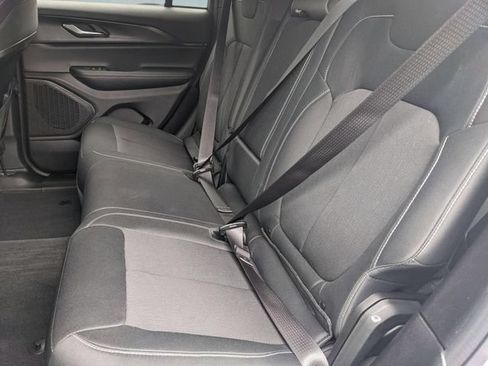 Used 2025 Jeep Grand Cherokee Laredo X w/ Luxury Tech Group I AWD/4WD image 24