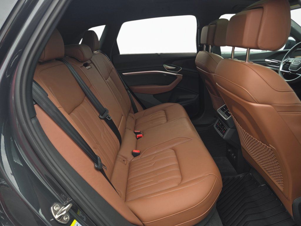 Used 2024 Audi Q8 e-tron Prestige w/ Prestige Package AWD/4WD image 25