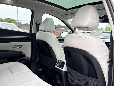 Used 2024 Hyundai Tucson Limited image 18