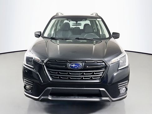 Used 2023 Subaru Forester Premium image 2