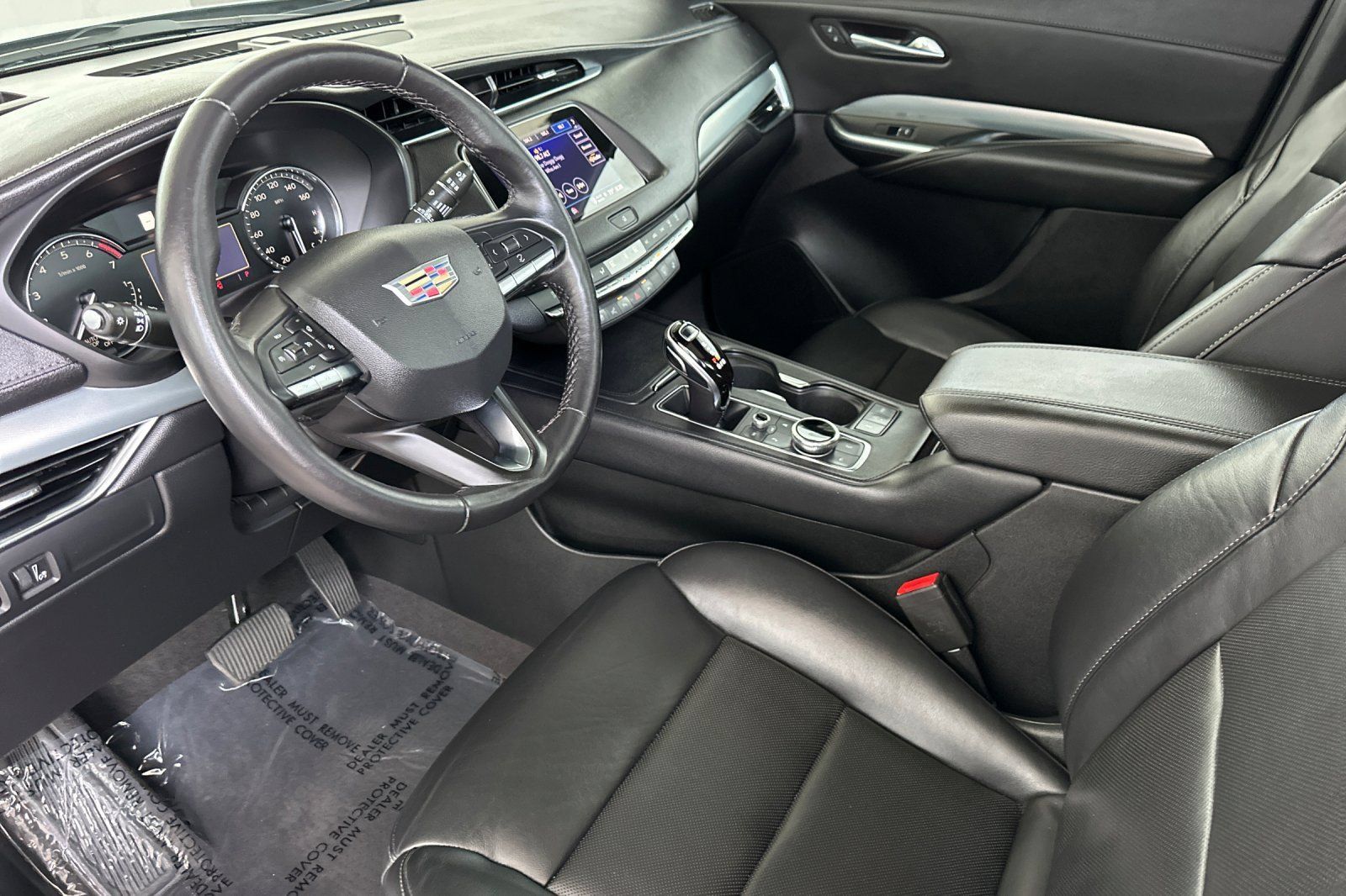 Used 2022 Cadillac XT4 Premium Luxury w/ Enhanced Visibility Package FWD image 10