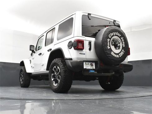 Used 2024 Jeep Wrangler Unlimited Rubicon 4xe image 23