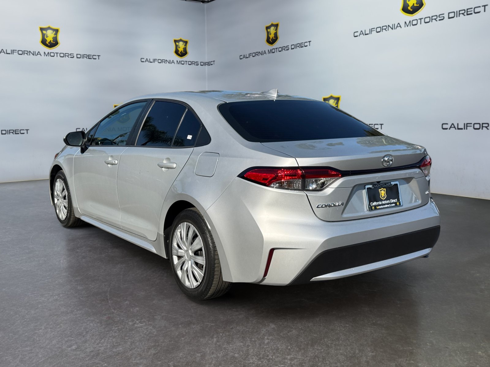 Used 2022 Toyota Corolla LE w/ Carpet Mat Package (TMS) FWD image 3