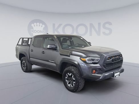 Used 2020 Toyota Tacoma TRD Off-Road image 10
