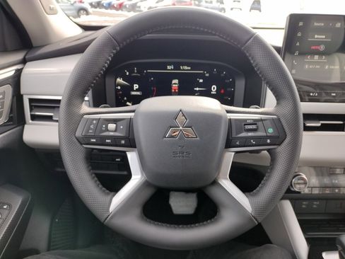 New 2026 Mitsubishi Outlander SEL image 7