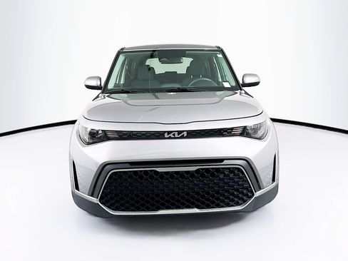Used 2025 Kia Soul LX w/ LX Technology Package image 2