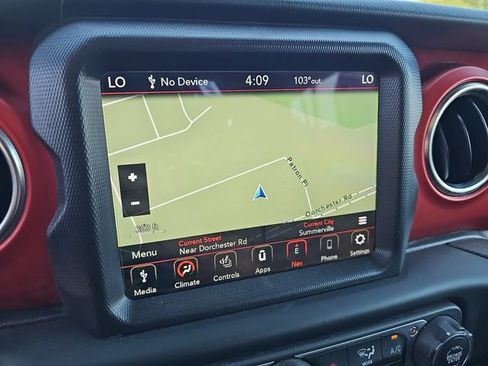 Used 2020 Jeep Gladiator Rubicon AWD/4WD image 18