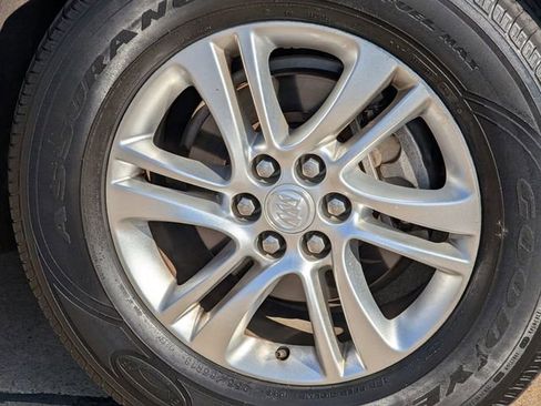 Used 2019 Buick Enclave Essence image 9