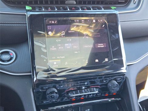 New 2025 Jeep Grand Cherokee Altitude image 30